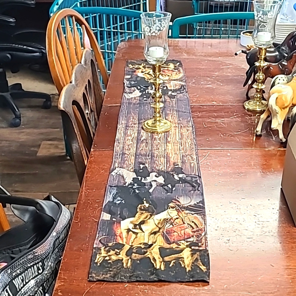 Horse table runner